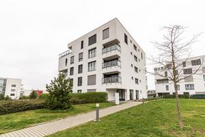 Nabídka přes realitního makléře Brno: Pronájem bytu 2kk s parkovacím místem 12