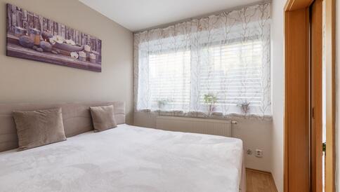 Byt 2KK ve velmi klidné lokalitě s vlastní zahradou - #10