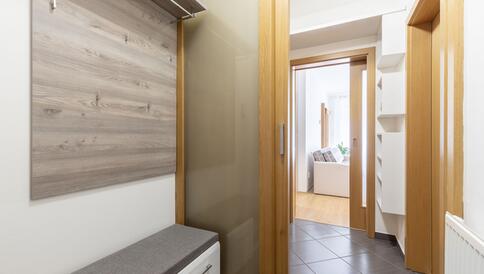 Byt 2KK ve velmi klidné lokalitě s vlastní zahradou - #13