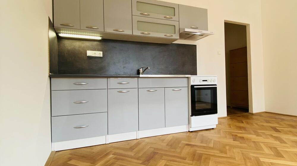 Nabídka přes realitního makléře Brno: Pronájem 1KK v centru Brna, ulice Anenská
