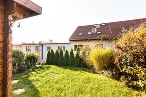 Nabídka přes realitního makléře Brno: Byt 2kk s terasou, zahradou a garáží v Jinačovicích 16