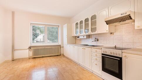 Prostorný rodinný dům o rozloze 120 m2 z časů poctivé výstavby - #4