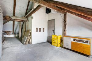 Nabídka přes realitního makléře Brno: Prostorný rodinný dům o rozloze 120 m2 z časů poctivé výstavby 13