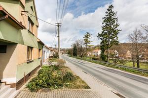 Nabídka přes realitního makléře Brno: Rodinný dům a ovocný sad/stavební pozemek 1