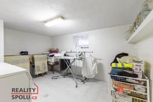 Nabídka přes realitního makléře Brno: Rodinná vila se 3 byty - Brno 17