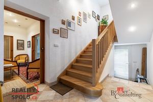 Nabídka přes realitního makléře Brno: Rodinná vila se 3 byty - Brno 5