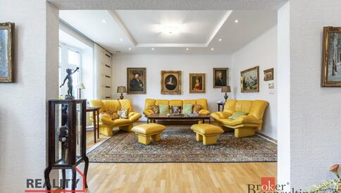 Rodinná vila se 3 byty - Brno - #2